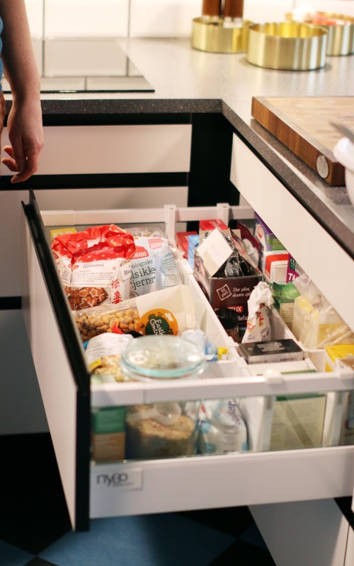 Innredning i skuffene gjør organiseringen til en lek, og skaper god oversikt.